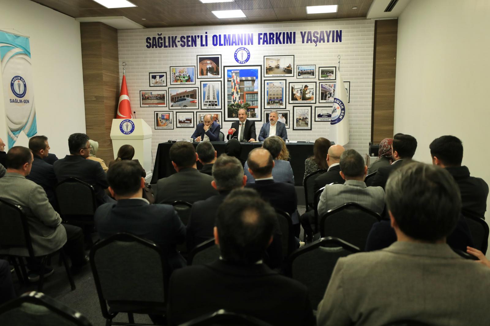 "En Yoğun Hastanede de En Ücra Köşedeki ASM’de de Sağlık-Sen Var" 