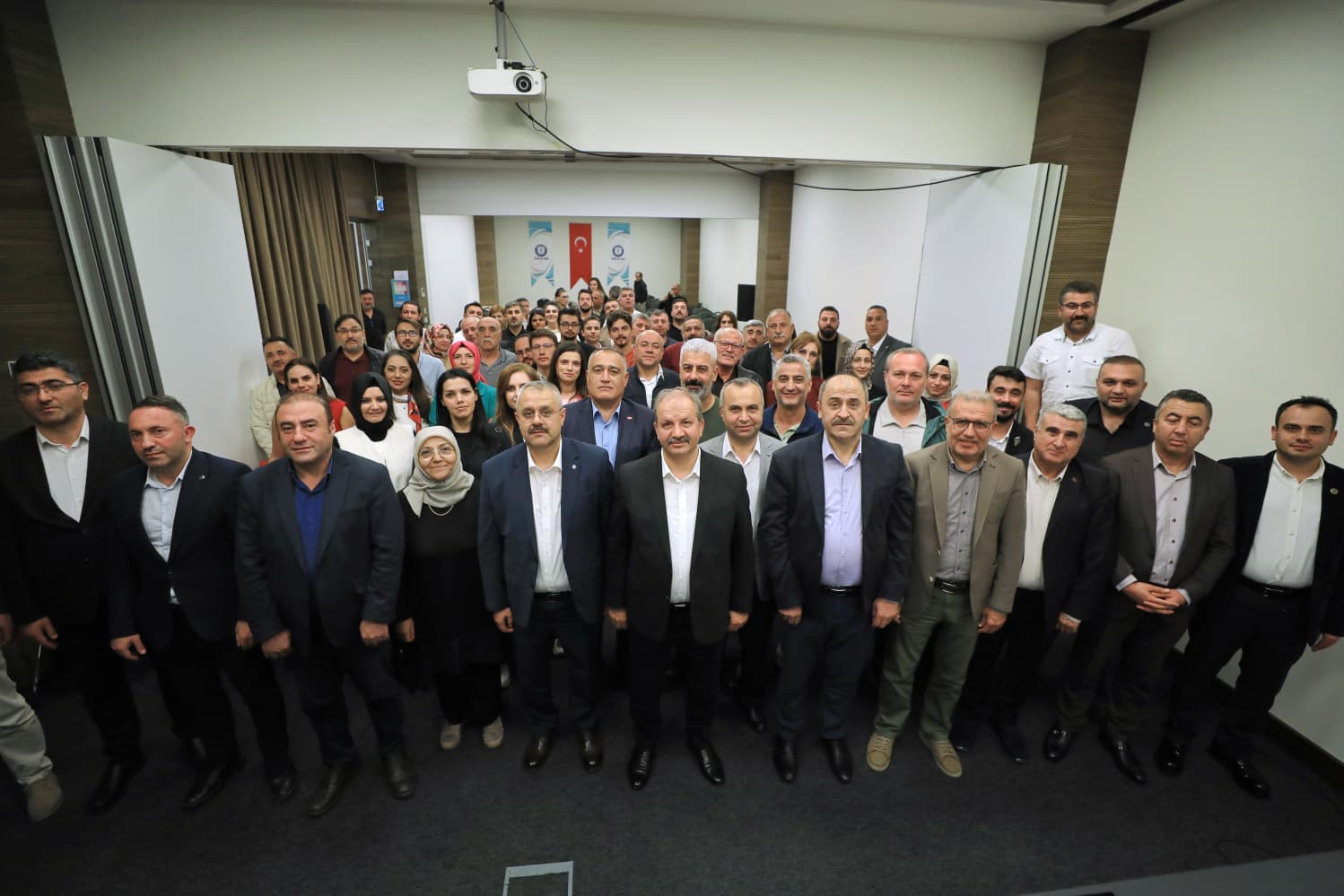 "Sağlık Profesyonellerine Muayene Önceliği Hakkı Tanınmalı"