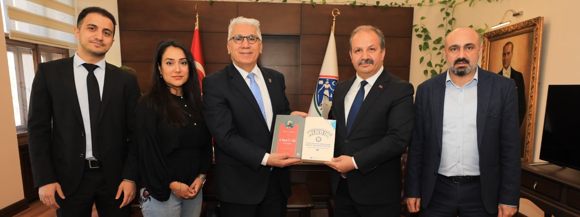 Ankara Üniversitesi Hukuk Fakültesi Dekanı İle Yapılacak Ortak Çalışmalar Görüşüldü